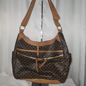 Two DEVIDER ZIPPER AND Multipockets Color Crossbody Bag